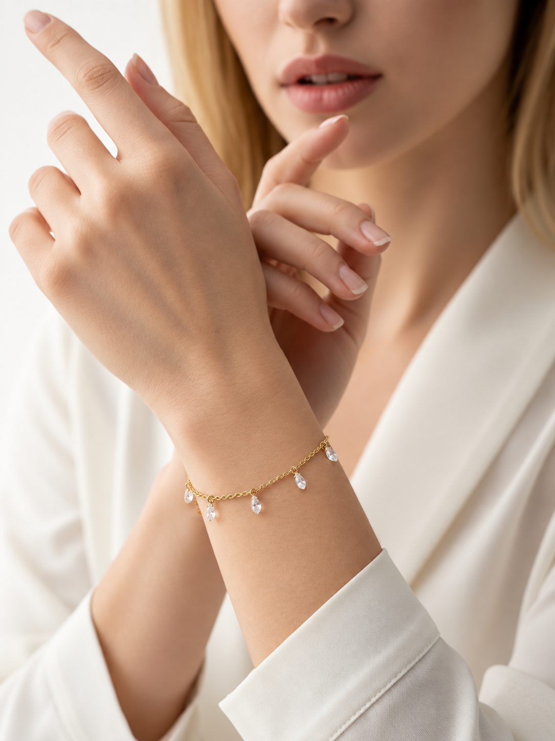 Dainty Gold Round Crystal Charm Chain Bracelet