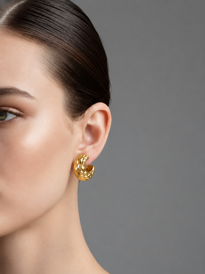 French Retro Square Crystal Stud Earrings – 18K Gold Plated