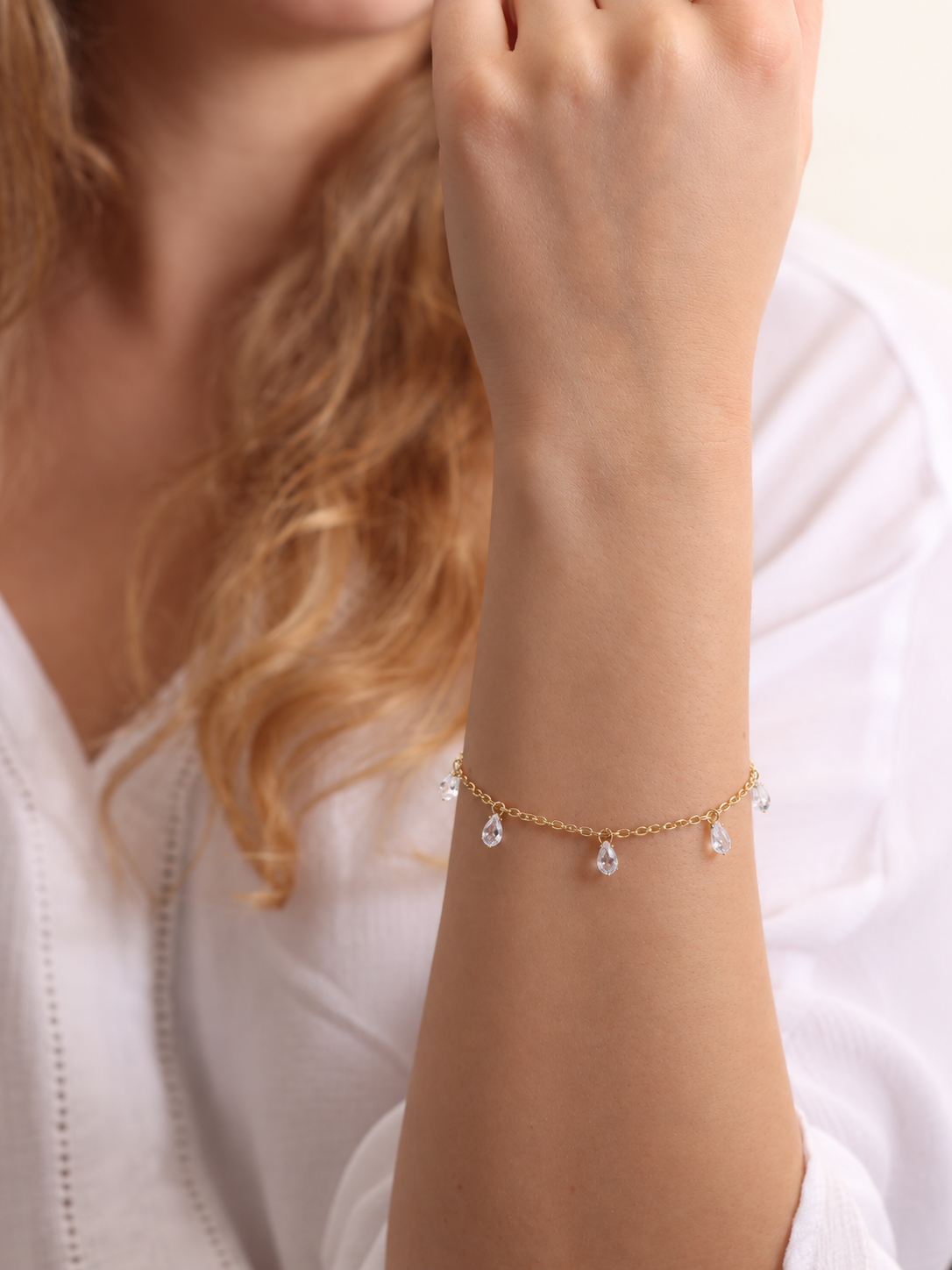 Dainty Gold Round Crystal Charm Chain Bracelet