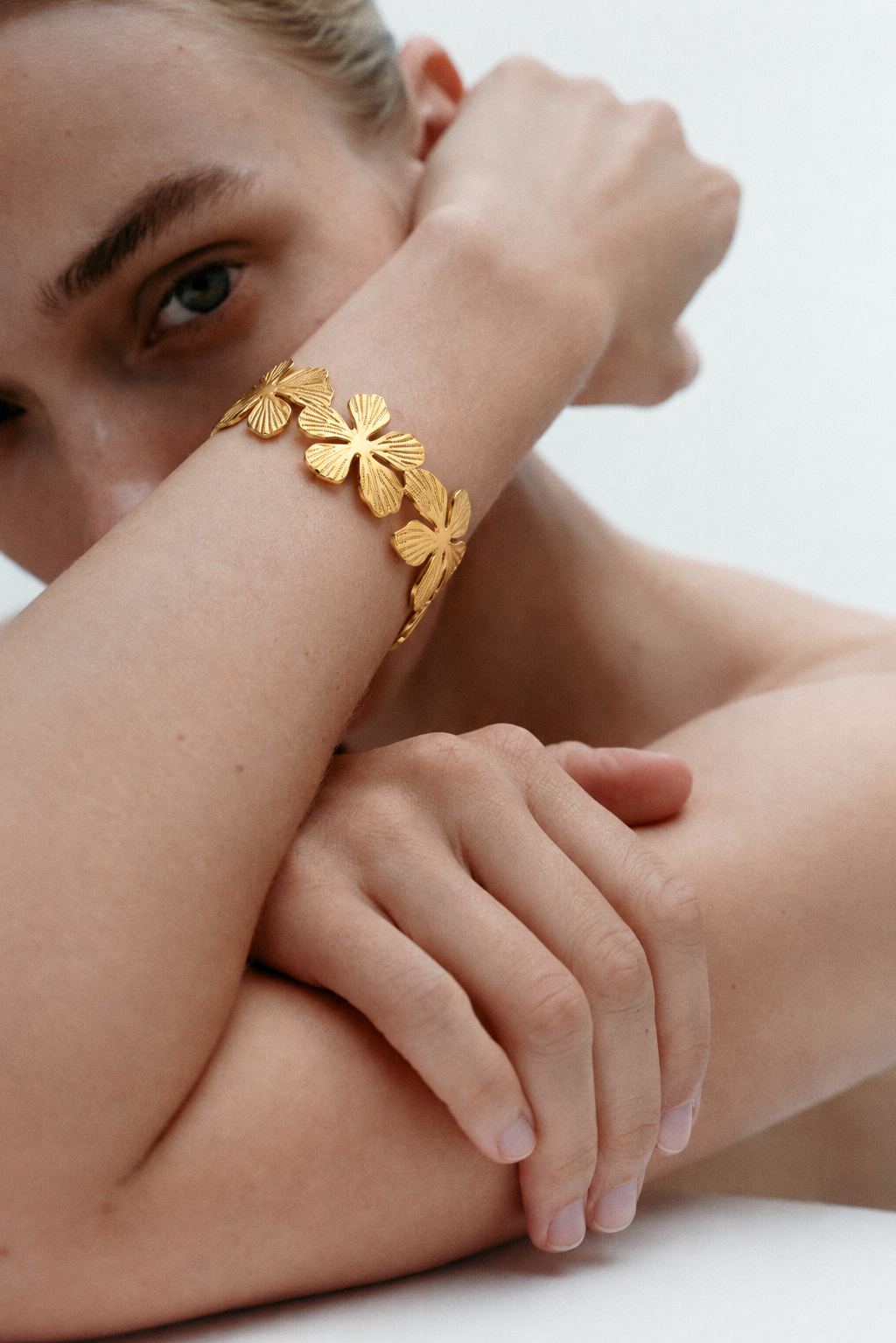 Triple Flower Open Cuff Bracelet – 18K Gold Plated, 32.8mm Wide