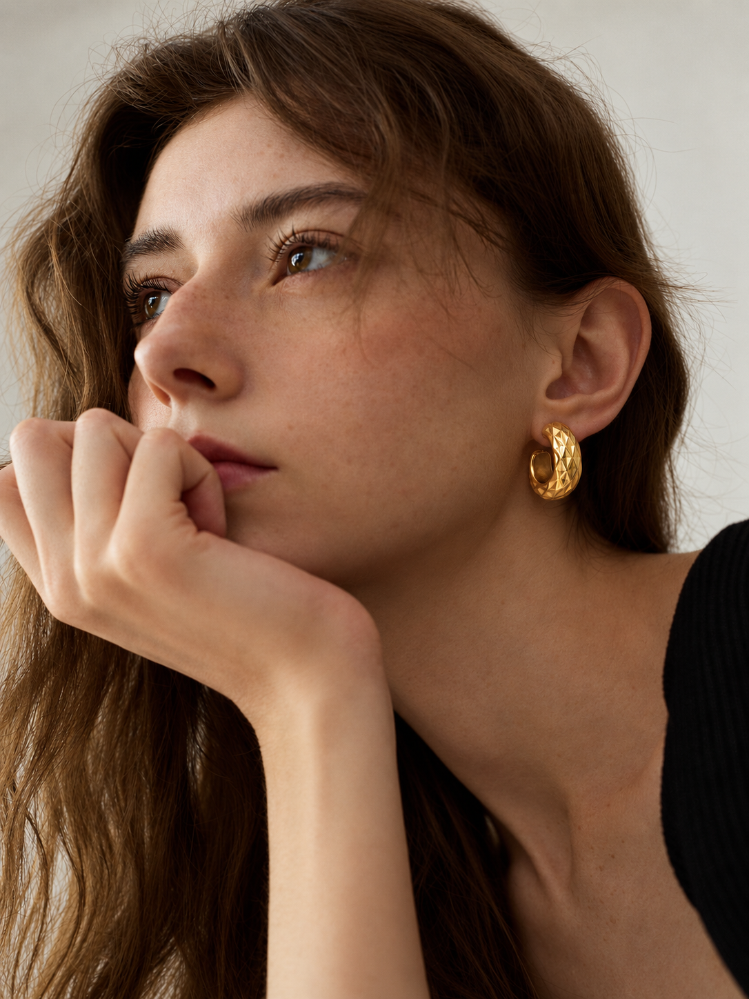French Retro Square Crystal Stud Earrings – 18K Gold Plated