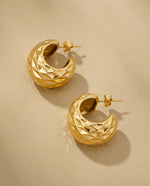 French Retro Square Crystal Stud Earrings – 18K Gold Plated